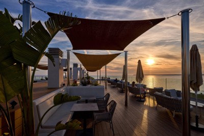Universal Hotel Romantica