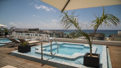 THE REEF 28 ADULTS ONLY