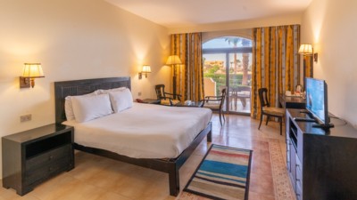 Blend Elphistone Beach Resort