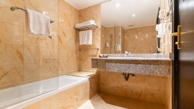 Blend Elphistone Beach Resort