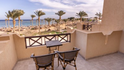 Blend Elphistone Beach Resort