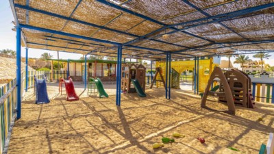 Blend Elphistone Beach Resort