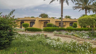 Blend Elphistone Beach Resort