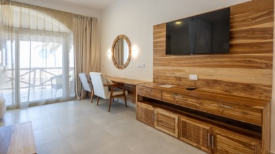 Royal Mandarin Hotel & Resort  (ex Coral Reef Beach)
