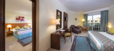 Amwaj Beach Club & Aqua Park